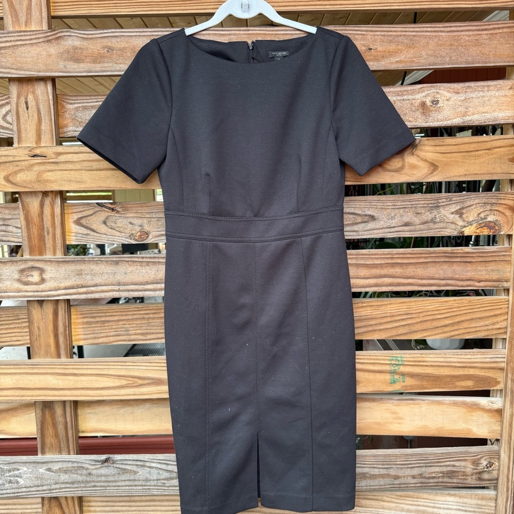 Ann Taylor Petites Dress Women’s size 4P LBD black short sleeve business casual